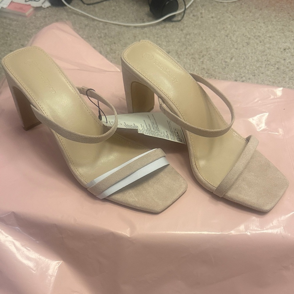 Women’s Nude Suede Block Heel Sandals with Toe Strap